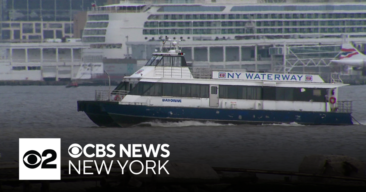 Temporary fuel surcharge for N.Y. Waterway taking effect - CBS New York