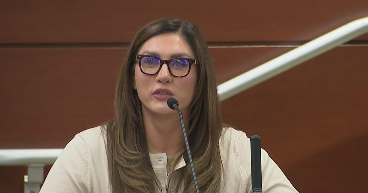 Social media influencer suing Tyreek Hill takes the stand during opening statements in Broward