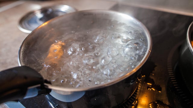 Cuisine - Casserole d'eau bouillante 