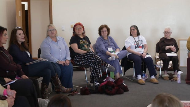 motherless-daughters-hope-edelman-at-retreat.jpg