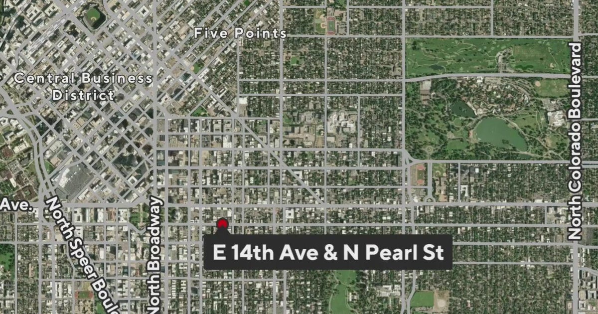 Denver police searching for stabbing suspect - CBS Colorado