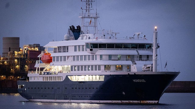 HV Hondius carrying suspected hantavirus cases approaches Port of Granadilla 