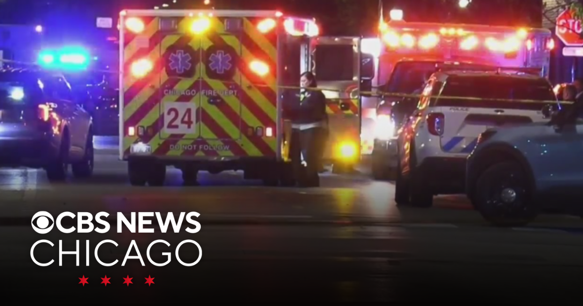 Man seriously injured after shootout with police in South Chicago - CBS ...