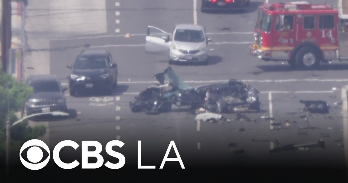 1 dead, 2 critically injured in South Los Angeles multi-car crash - CBS ...