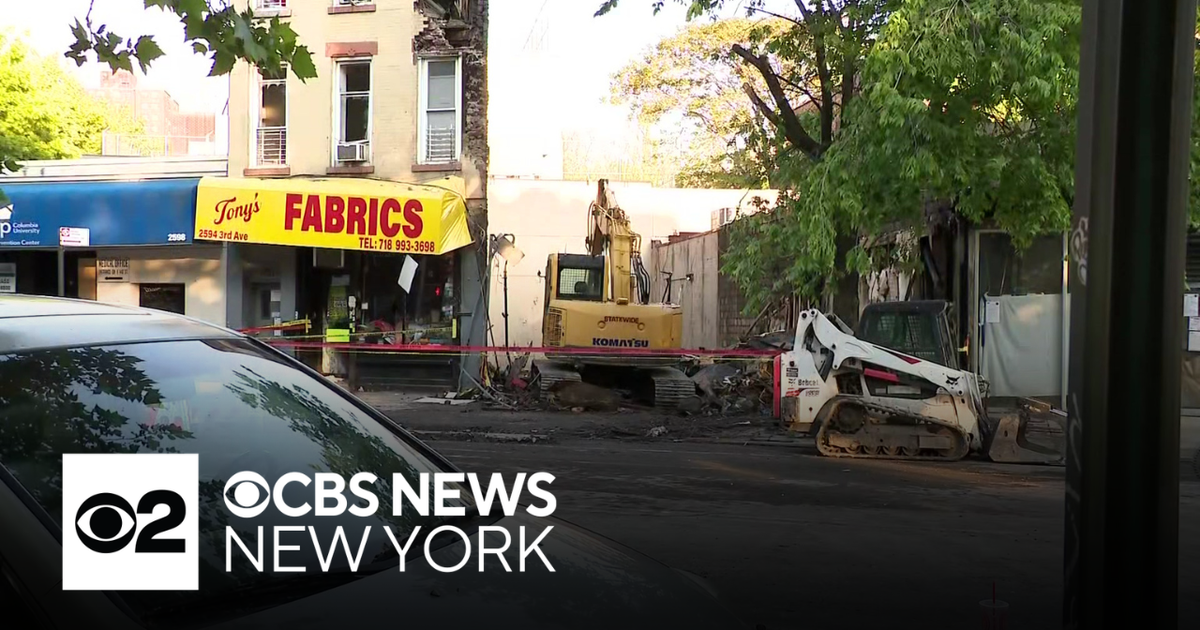 Police arrest man in connection with deadly Bronx deli fire, sources ...
