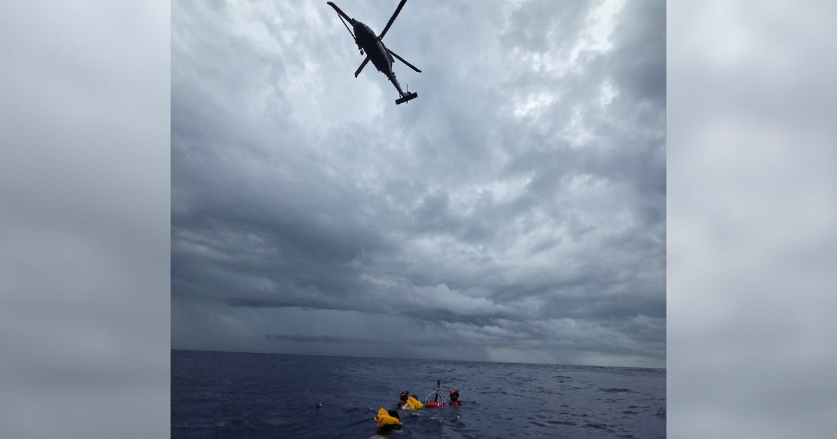 Survivors of plane crash off Florida coast were on raft for hours, military says