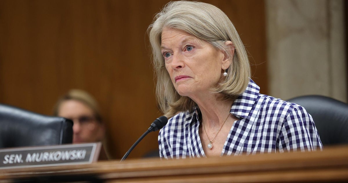 Murkowski joins Democrats on latest failed war powers vote