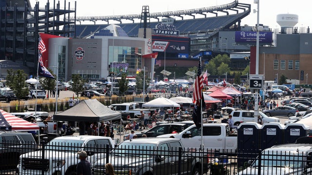 Miami Dolphins Vs. New England Patriots At Gillette Stadium 