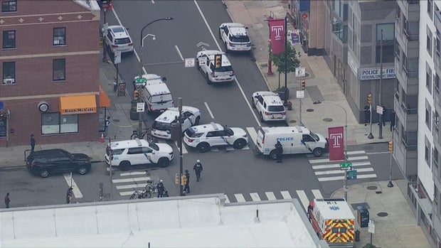 chopper-9th-and-arch-st-barricade-051426-frame-22651.jpg