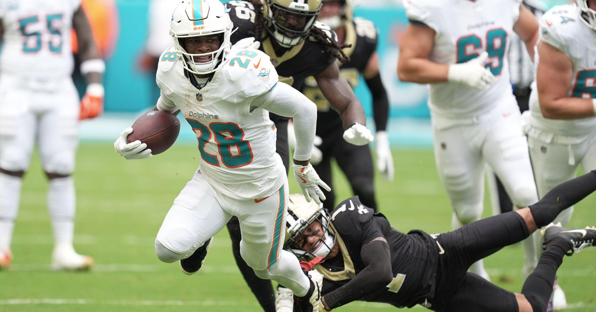 Dolphins, running back De’Von Achane agree to a 4-year,  million extension, source says