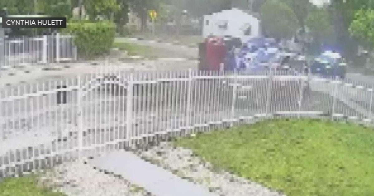 Video captures moment truck crashes after chase tied to Miami-Dade kidnapping investigation