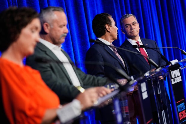 Xavier Becerra,Antonio Villaraigosa