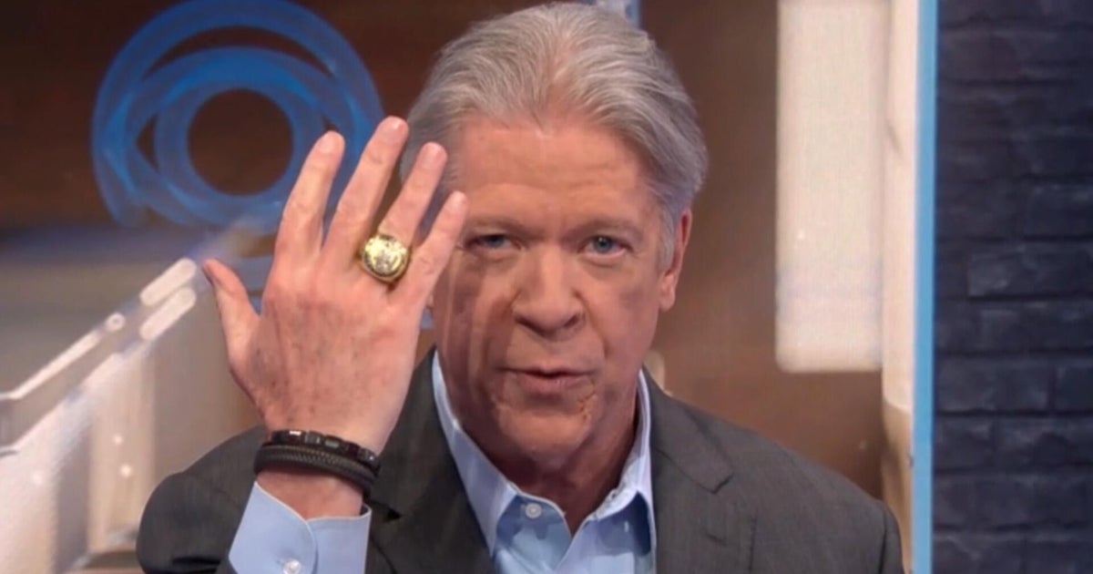 Major Garrett gifted championship ring from Padres fantasy camp