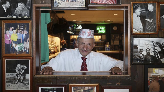 FOOD-FOOD-BILLYGOAT-TAVERN-COVERAGE-6-TB 