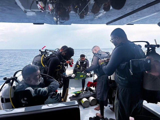 Maldives suspends search for remains of 4 Italians who perished in scuba  accident after military diver dies - CBS News