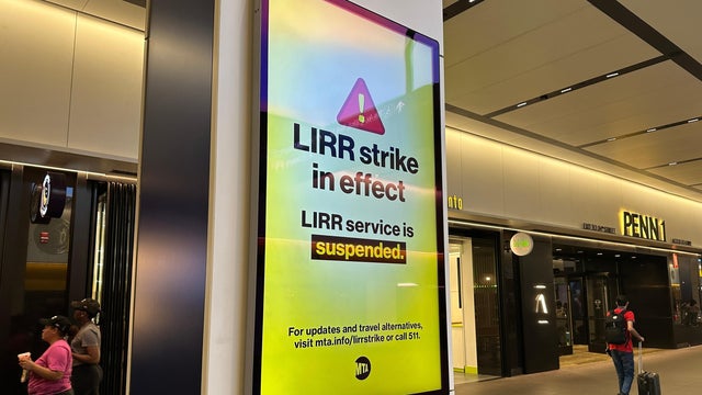 Long Island Rail Workers Strike In First Walkout Since 1994 