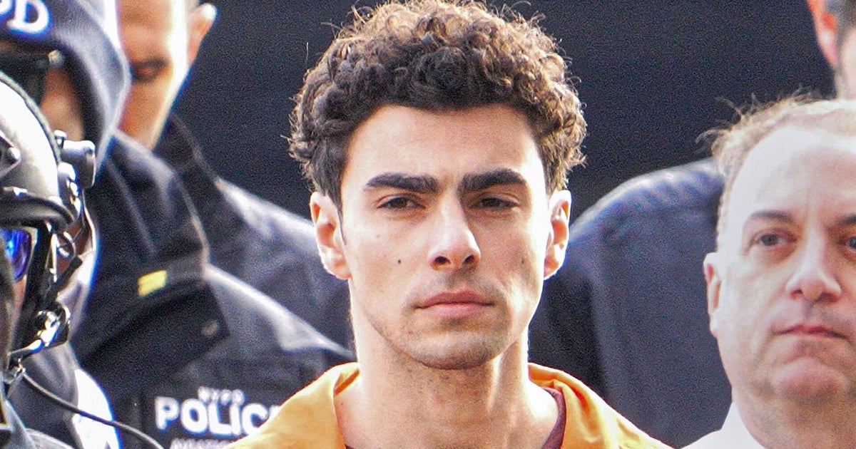 Luigi Mangione in court for state case hearing on available evidence