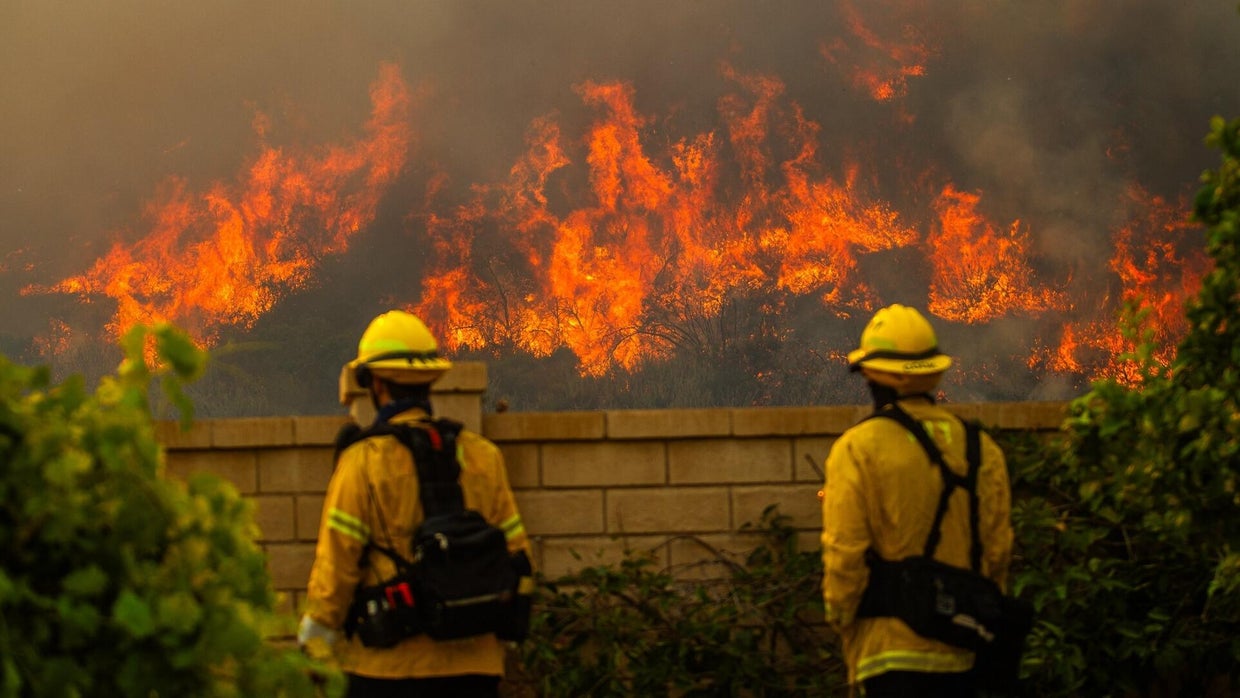 Southern California's Sandy Fire in Simi Valley reaches 2,100 acres ...