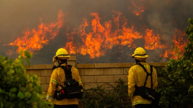 cbsn-fusion-sandy-fire-in-simi-valley-forces-thousands-to-evacuate-thumbnail.jpg