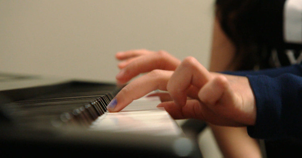 How the "Payam Method" keeps the joy in learning piano