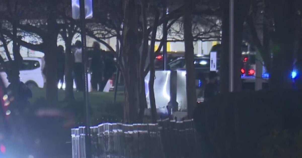 2 teens arrested after shooting Sunday in downtown Detroit - CBS Detroit