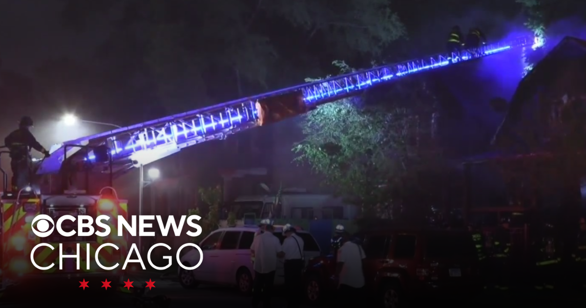 6 seriously injured in West Englewood house fire - CBS Chicago