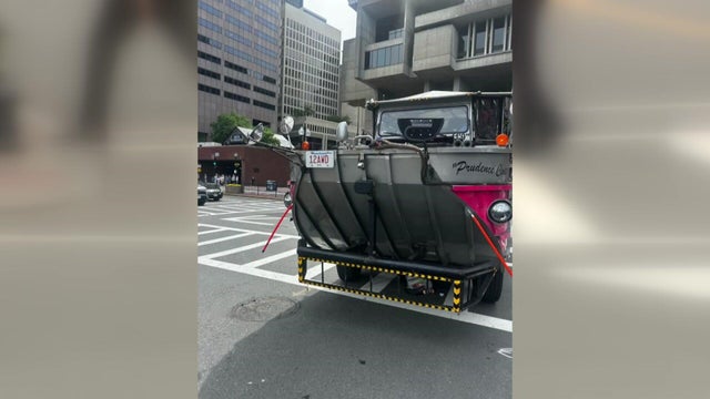 story-3-duck-boat-bos00c3j-hi-res-still-2.jpg 
