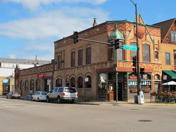 3159-n-southport-2.jpg
