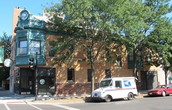 2159-w-belmont-2.jpg