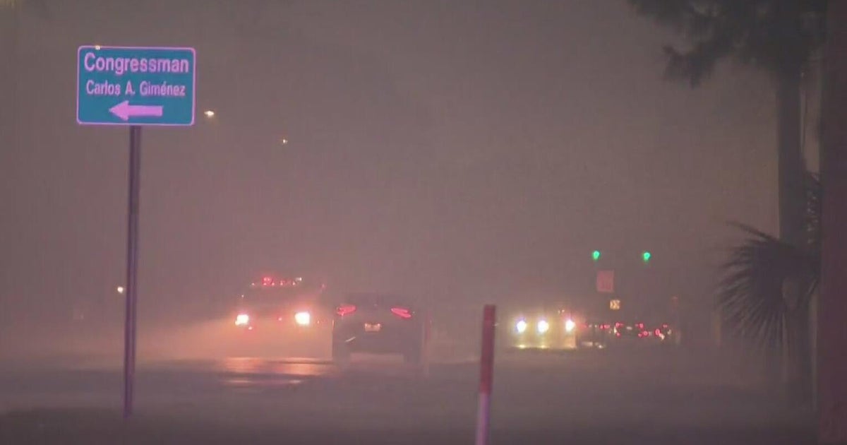 Grass fire blankets southwest Miami-Dade in smoke, crews work to ...