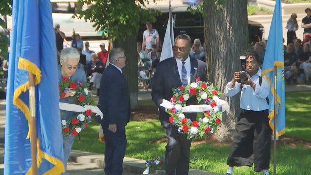 memorial-day-wreath-laying.jpg 