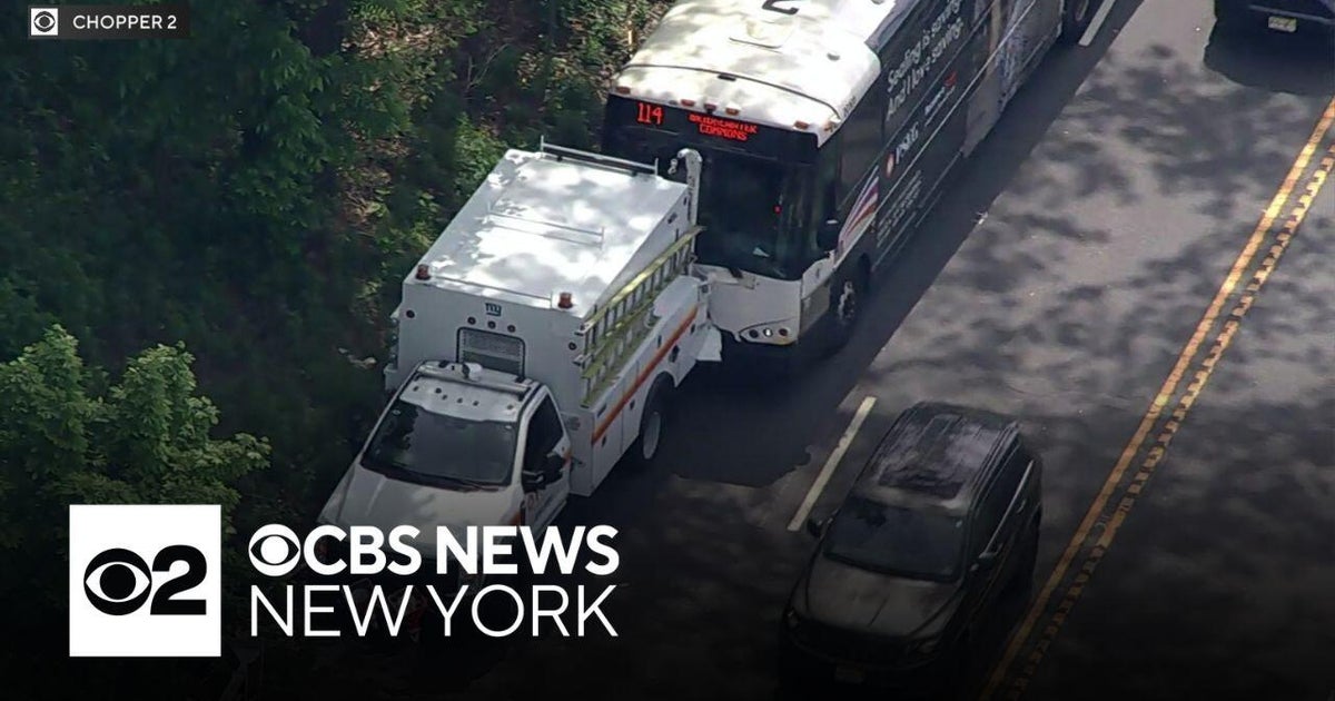 NJ Transit bus driver, 8 passengers injured in collision - CBS New York