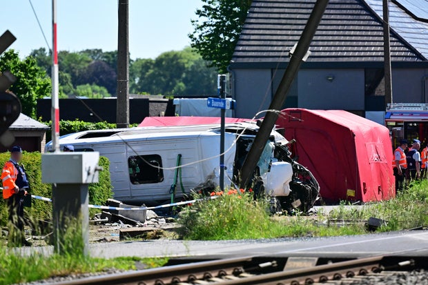 BUGGENHOUT ACCIDENT TRAIN BUS
