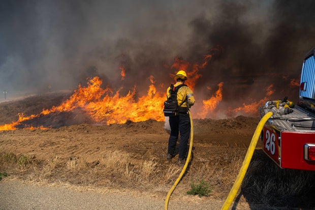 Bain Fire erupts in Jurupa Valley burns over 600 acres