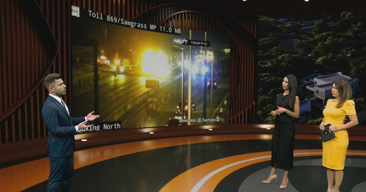 Crash forces officials to close southbound lanes on Sawgrass Expressway ...