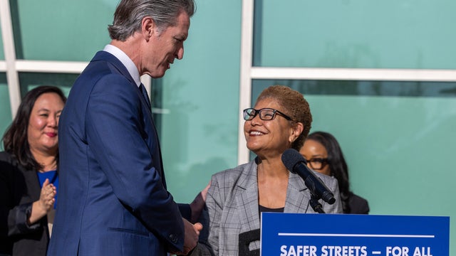 Los Angeles Mayor Karen Bass will join California Governor Gavin Newsom at a press conference at the Downtown Women's Center to announce new state funding to confront the homelessness crisis in Los Angeles by bringing Angelenos off the streets and into ho 
