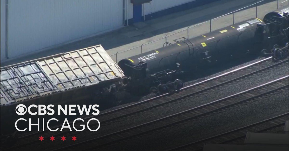 Train derailment under investigation in Posen, Illinois - CBS Chicago