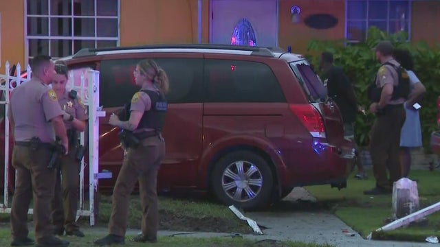 cbsmiami-car-into-home-1.jpg 