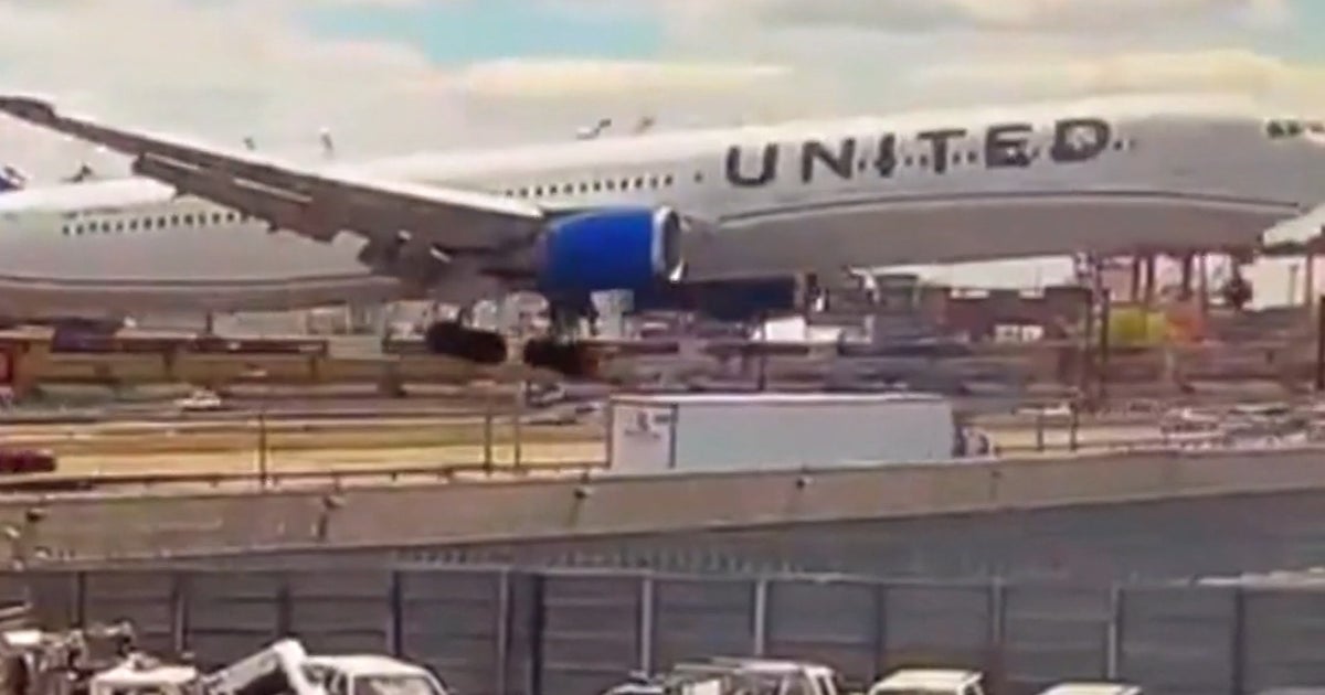 New look at United Airlines incident involving truck on New Jersey highway