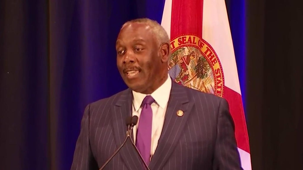 Democrat Jerry Demings suspends campaign for Florida governor