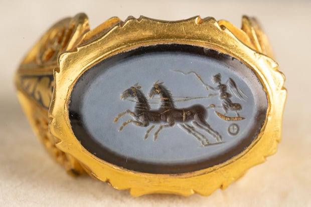 roman-ring-2.jpg 