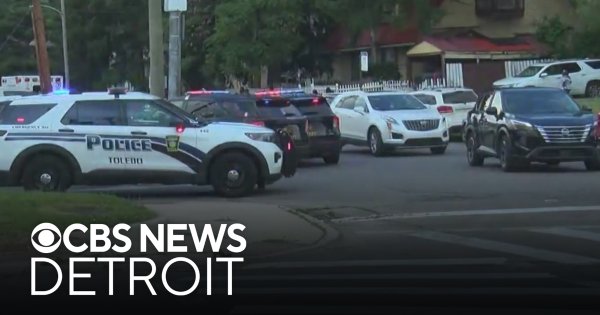 Police seek suspects after 12 shot near festival in Ohio - CBS Detroit