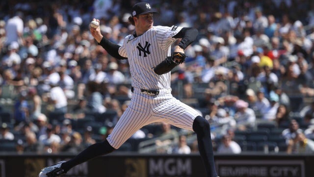 yankees-red-sox-cam-schlittler.jpg 