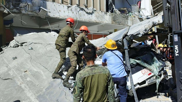 7.8 magnitude earthquake leaves 14 dead, 7 others missing in southern Philippines 