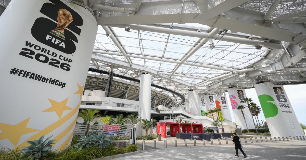 SoFi Stadium workers reach tentative agreement with operators before ...