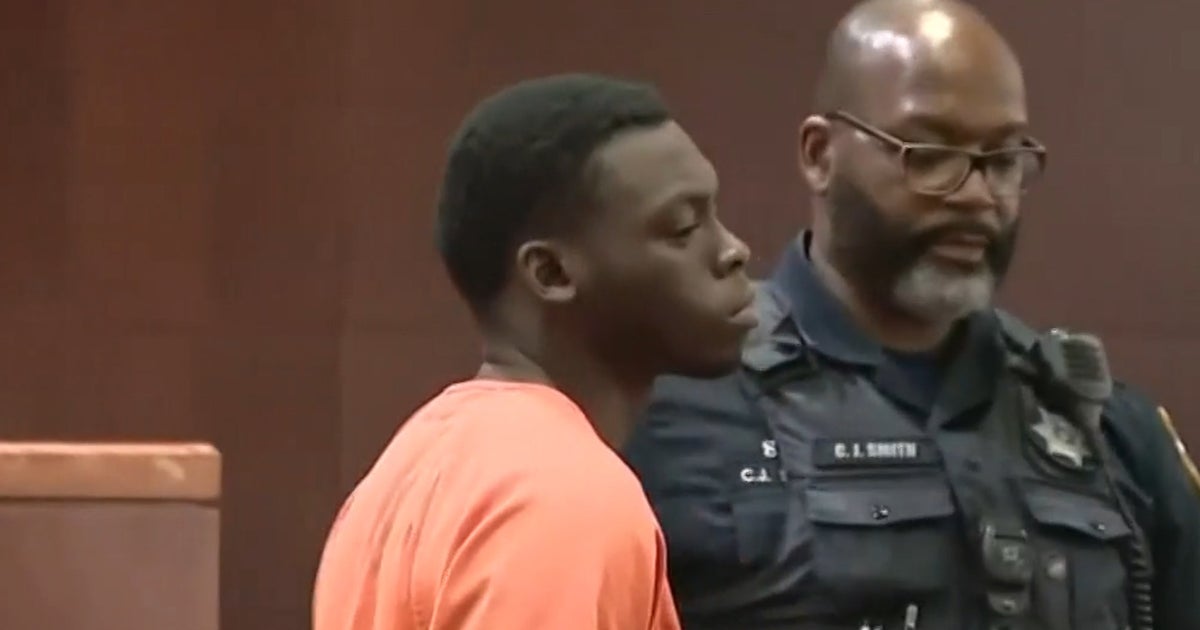 Man appears in court for allegedly boarding United
