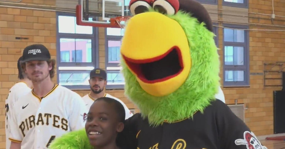 Sheetz and Pittsburgh Pirates players deliver 2,000 food boxes to ...