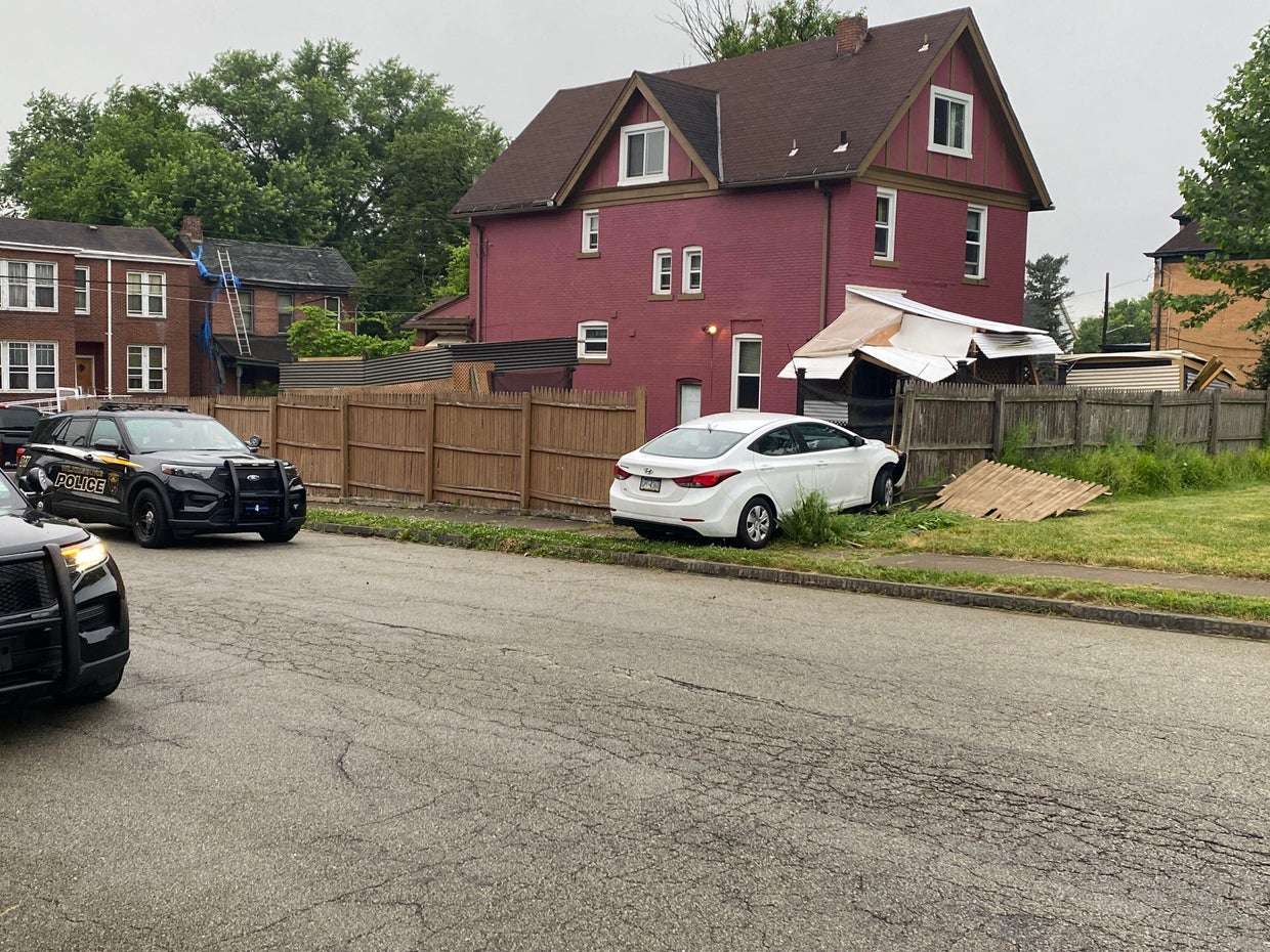 Stolen car crashes into fence in Wilkinsburg; driver flees, police say ...