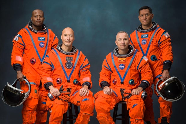 NASA প্রধান আর্টেমিস III মিশনের জন্য পুরুষ ক্রু নির্বাচনকে রক্ষা করেছেন