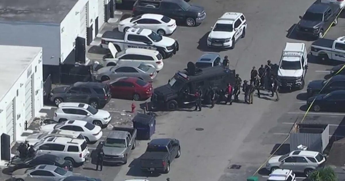 Barricaded subject in Fort Lauderdale business creates SWAT standoff